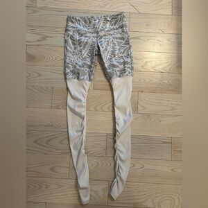 Alo Yoga Goddess Legging Medium Palm Print Ribbed Over Heel